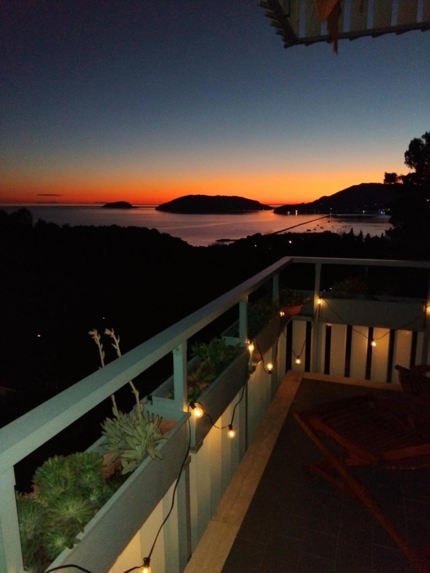 Vista Sul Blu ,Baia Blu, Lerici Apartment Bagian luar foto